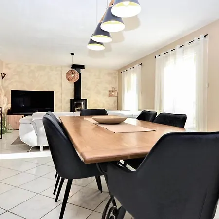 3 Bedroom Cozy In St Genies De Malgoires Saint-Genies-de-Malgoires